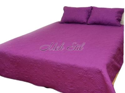 Спално бельо   Шалтета и кувертюри   Покривало за легло с калъфки в цвят циклама